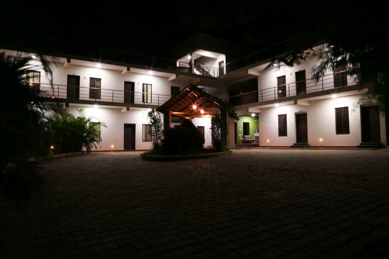 Golds Club & Resort Bayappanhalli Exterior foto