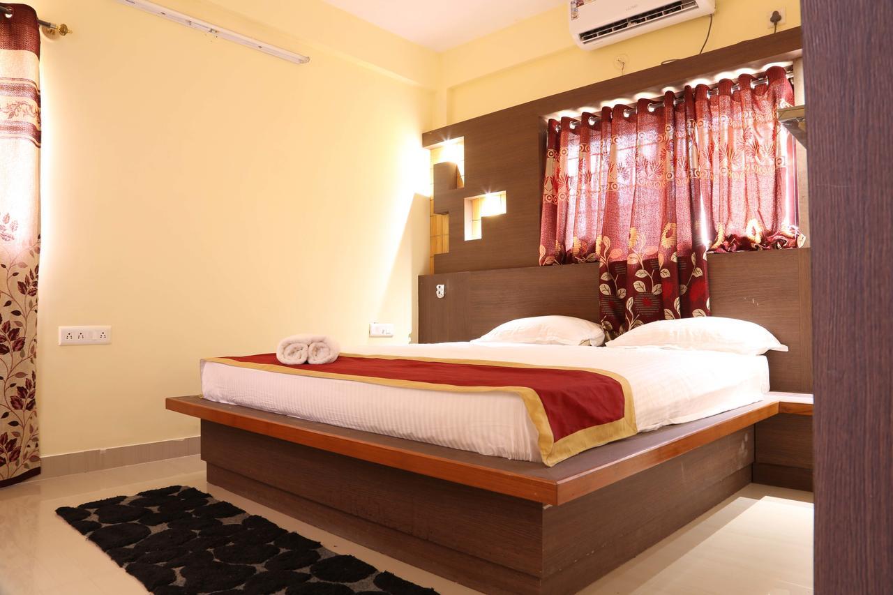 Golds Club & Resort Bayappanhalli Exterior foto
